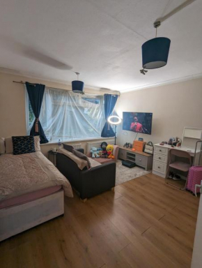 Cosy Ground Floor Studio Flat